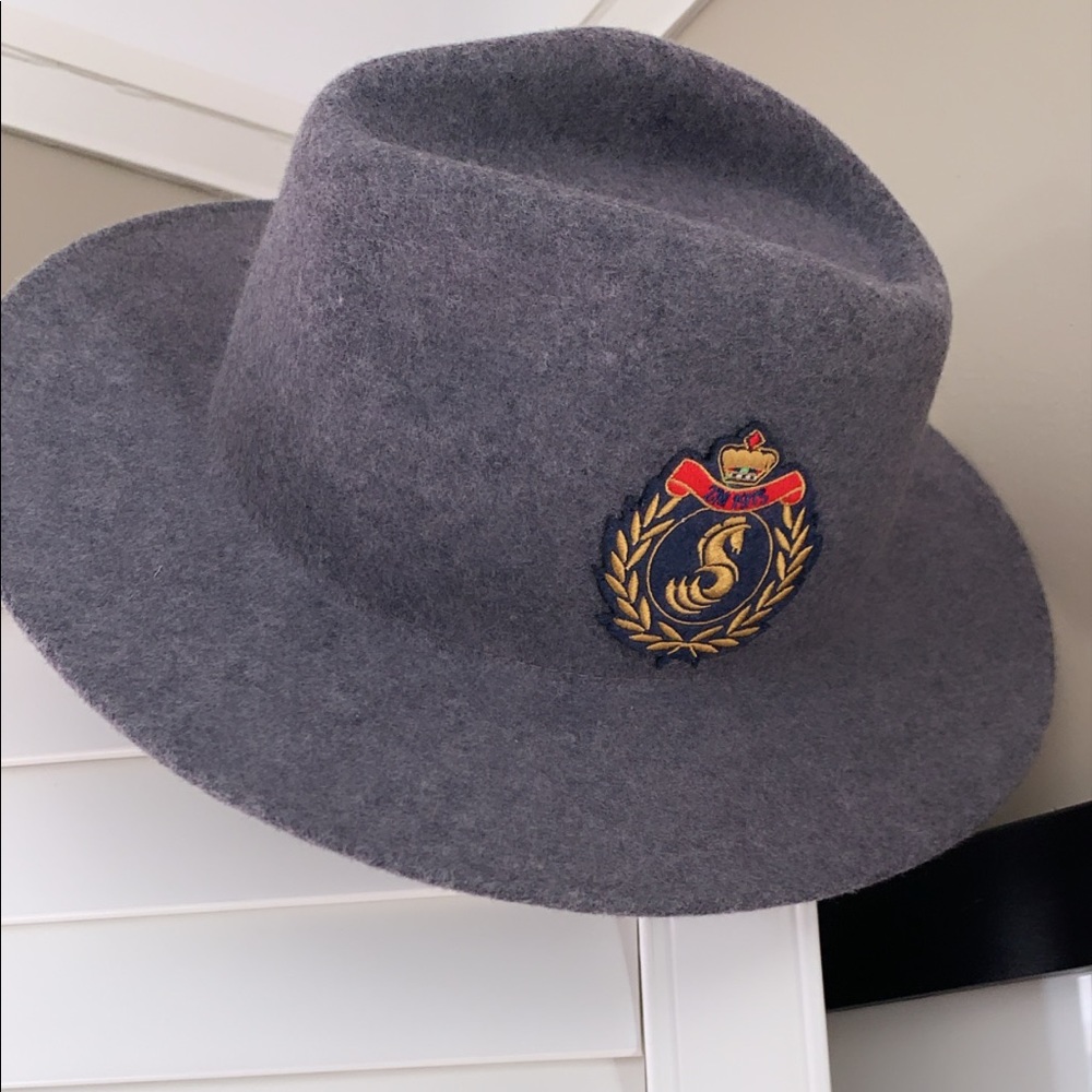 🎩